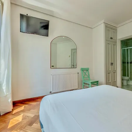 Costa Coruna Hotel *